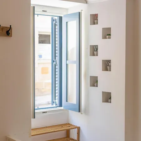 Σπίτι διακοπών Charming Townhouse With Modern Comforts