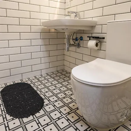 Σπίτι διακοπών Charming Townhouse With Modern Comforts