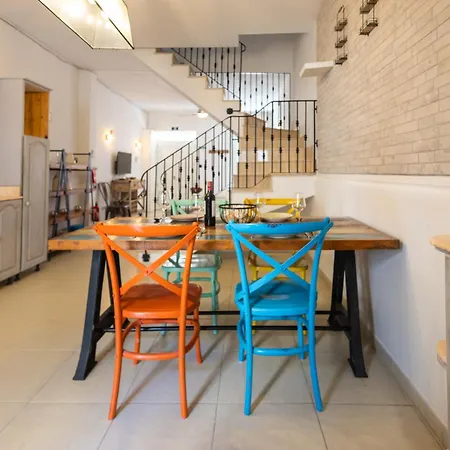 Charming Townhouse With Modern Comforts Σπίτι διακοπών