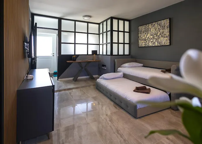 بيت للعطل Charming Townhouse With Modern Comforts سليمة