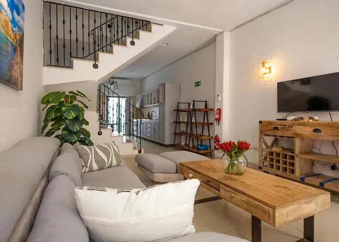 بيت للعطل Charming Townhouse With Modern Comforts