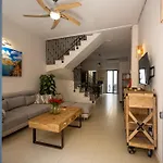 Charming Townhouse With Modern Comforts Σλιέμα