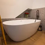 Feriehus Charming Townhouse With Modern Comforts Sliema