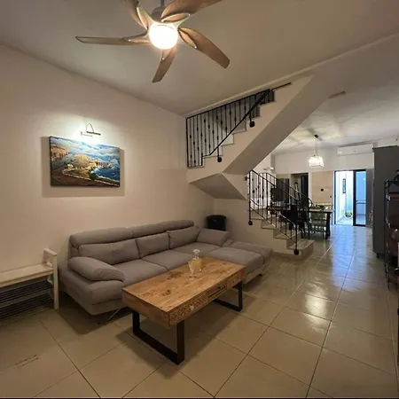 Charming 3bdr Oasis With Modern Comforts Dom wakacyjny Sliema