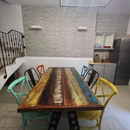 Charming 3bdr Oasis With Modern Comforts Dom wakacyjny *