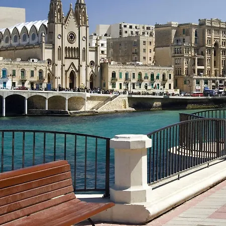 Feriehus Charming Townhouse With Modern Comforts Sliema