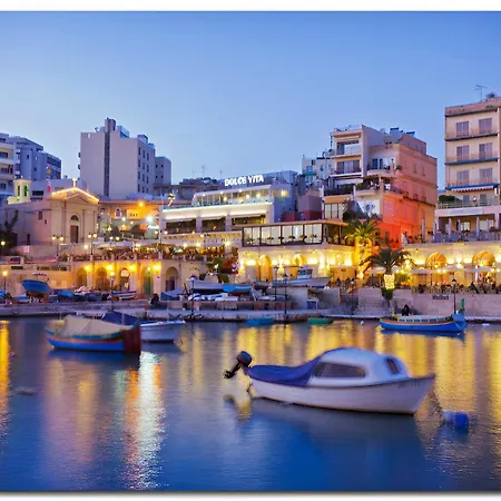 Charming Townhouse With Modern Comforts Sliema