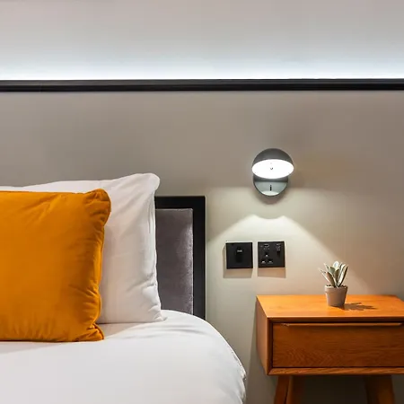 Holiday home Charming Townhouse With Modern Comforts