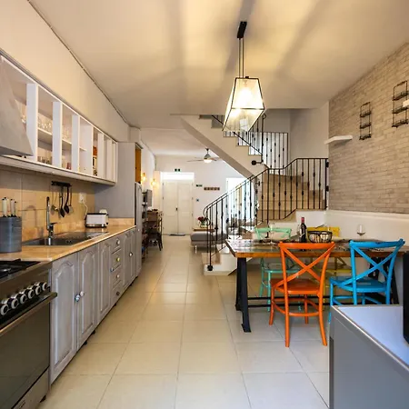 Holiday home Charming Townhouse With Modern Comforts Sliema