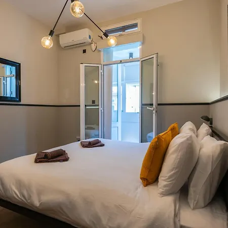 Charming Townhouse With Modern Comforts *