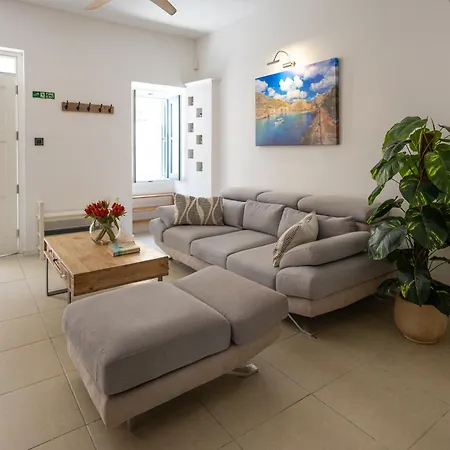 Casa de Férias Charming Townhouse With Modern Comforts