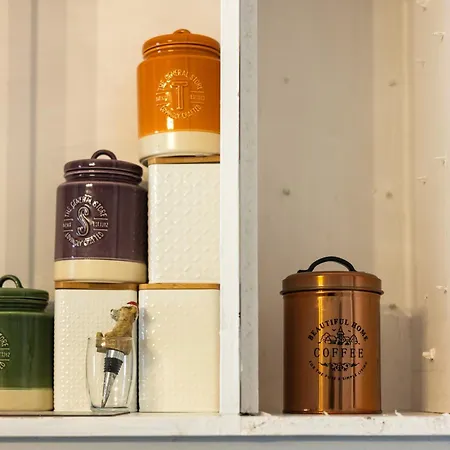 Charming Townhouse With Modern Comforts