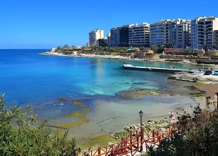 Charming Townhouse With Modern Comforts * Sliema