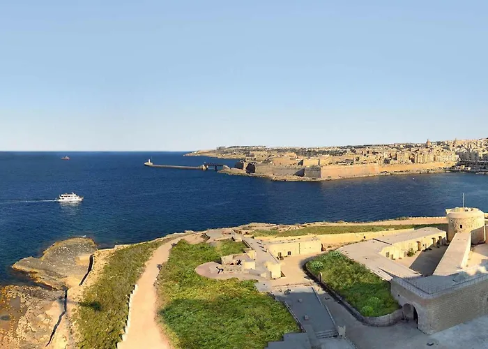 Feriehus Charming Townhouse With Modern Comforts