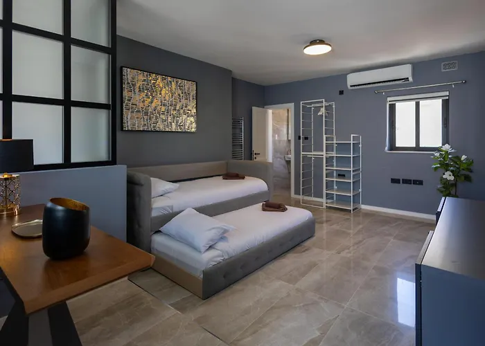 Charming Townhouse With Modern Comforts 別荘 *