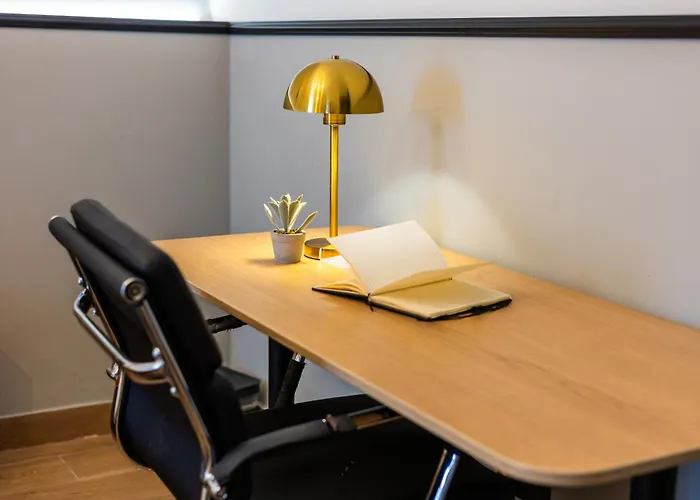 Charming Townhouse With Modern Comforts スリーマ