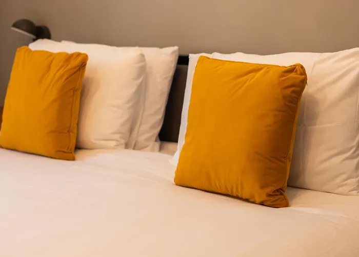 Charming Townhouse With Modern Comforts