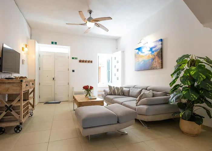 Charming Townhouse With Modern Comforts Semesterbostad Sliema