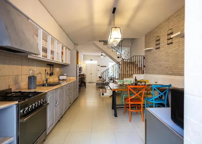 Feriehus Charming Townhouse With Modern Comforts Sliema