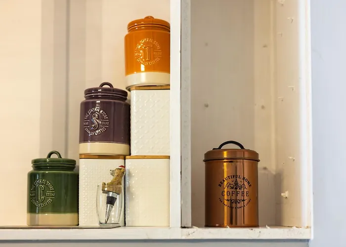 Charming Townhouse With Modern Comforts