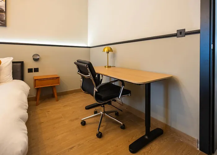 別荘 Charming Townhouse With Modern Comforts スリーマ