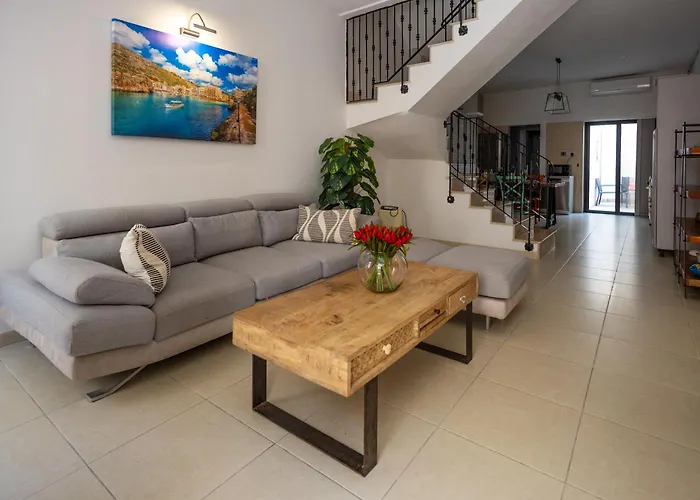 Charming Townhouse With Modern Comforts Semesterbostad *