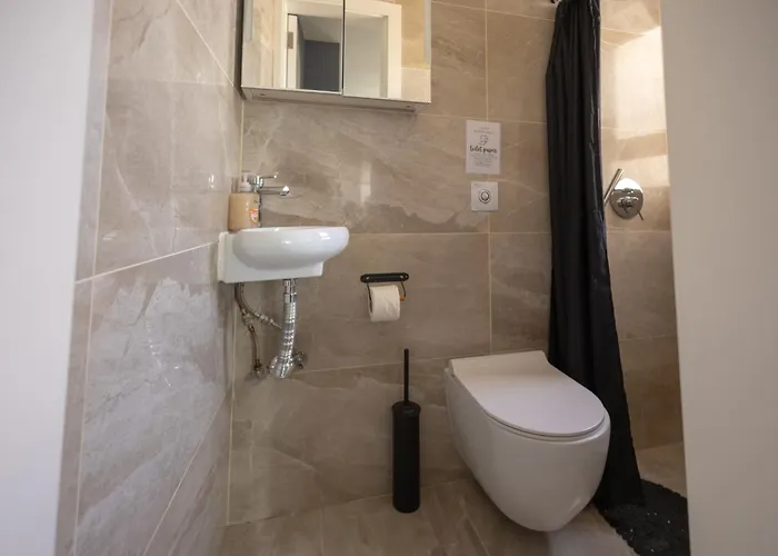 別荘 Charming Townhouse With Modern Comforts *