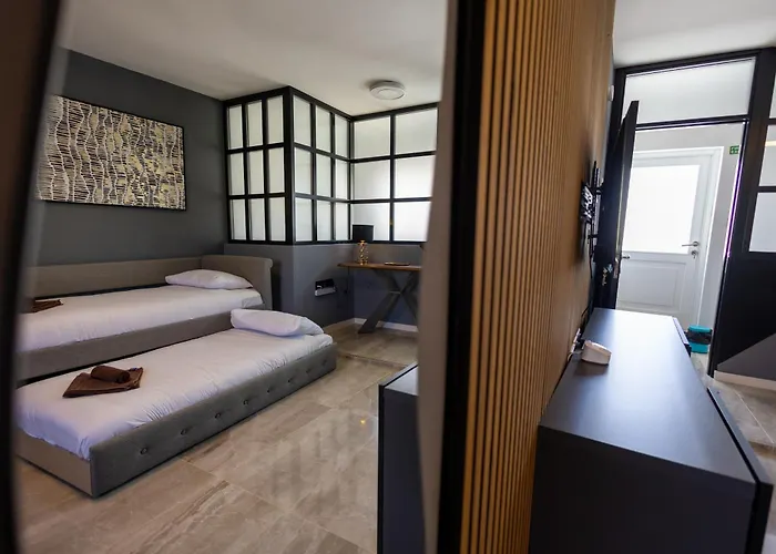 別荘 Charming Townhouse With Modern Comforts スリーマ